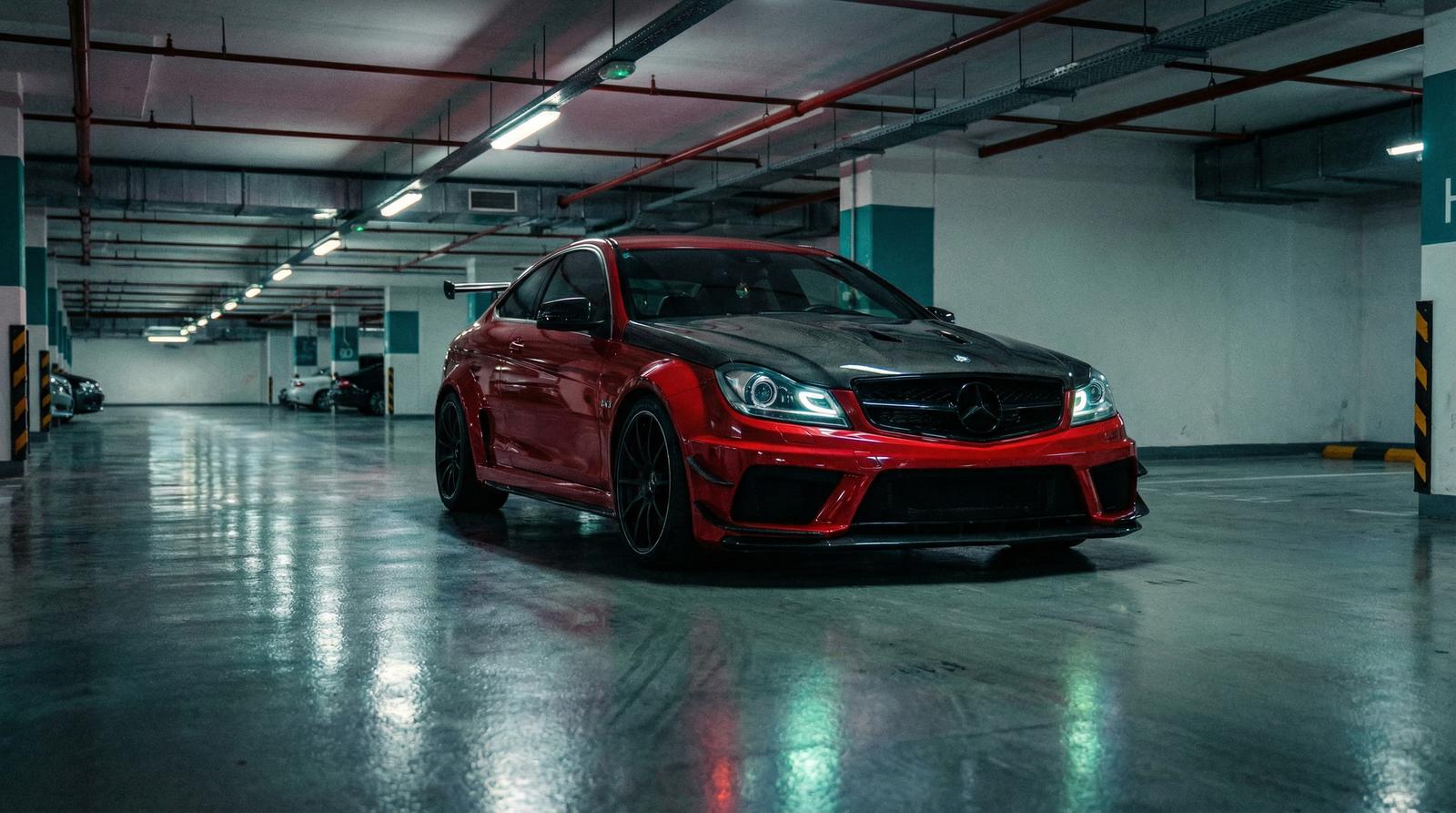 老司机改装视频 - AMG C63宽体改装视频演示